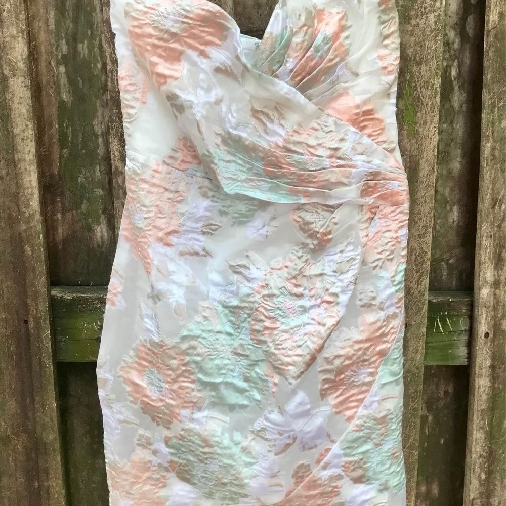 LuLu' s "Keep The Drama" white fitted strapless dress size x-small